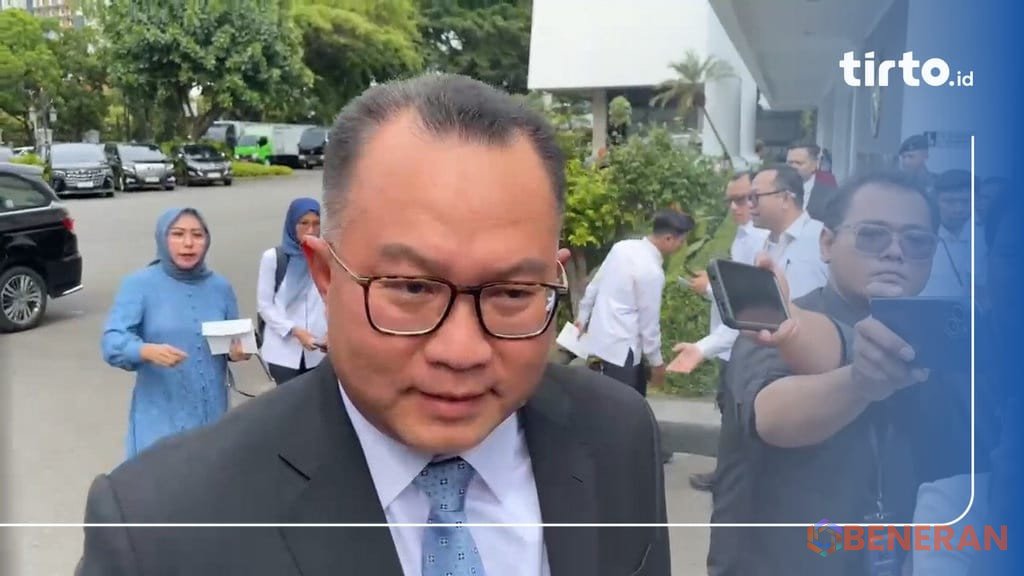 Prabowo melantik pimpinan BRIN dan menyaksikan pengambilan sumpah Wakil Ketua MA.