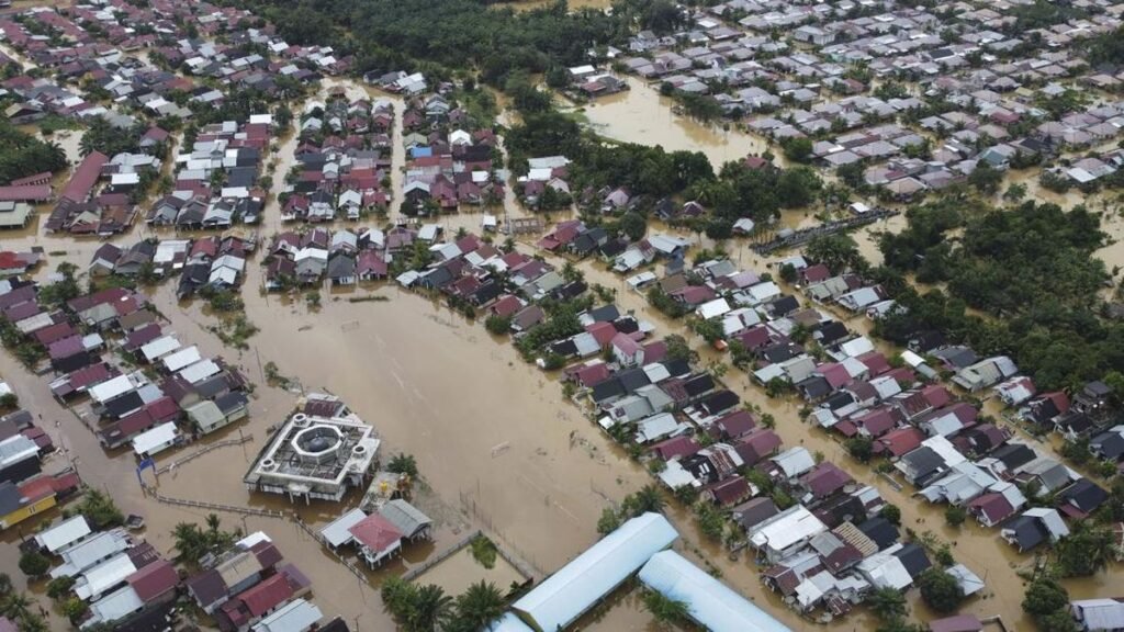 Akses Sulit Persulit Upaya Evakuasi Banjir di Aceh