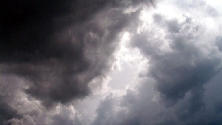 Angin Kencang Rusak Puluhan Bangunan di Sinjai, Sekolah Turut Terdampak