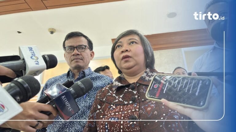 Komnas HAM desak pemerintah segera tuntaskan 'utang' kasus Marsinah yang puluhan tahun belum beres.