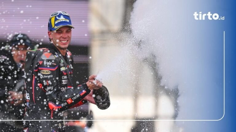 Marco Bezzecchi mengukir kemenangan beruntun di MotoGP Valencia 2025, menegaskan dominasinya.