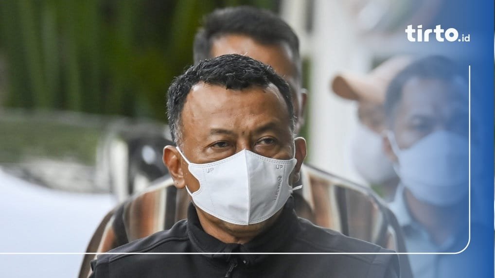 Terjerat skandal suap, Bupati Sugiri Sancoko dan tiga lainnya ditetapkan KPK sebagai tersangka.