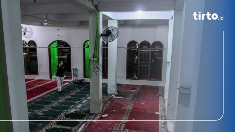 Densus mengungkap modus perakitan bom SMAN 72, pelajar belajar dari internet. Sebuah peringatan serius.