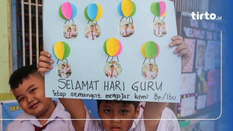 Inspirasi desain poster kreatif untuk Hari Guru Nasional 2025.