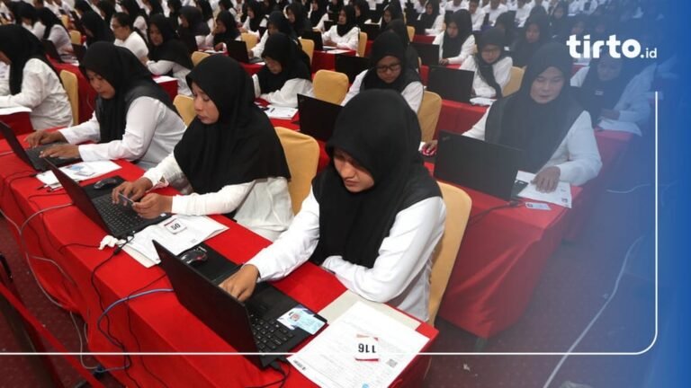 Bekali diri dengan panduan 50 soal asesmen PNS. Kunci sukses karier Anda!