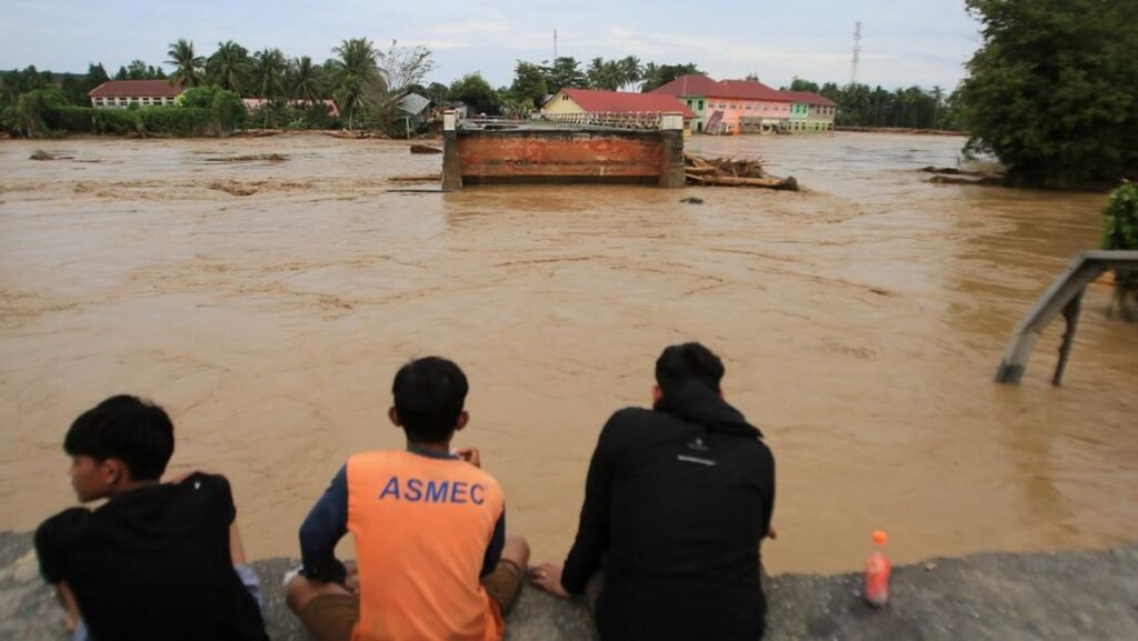 Banjir dan Longsor Aceh: Lebih dari Seratus Jiwa Melayang, Ratusan Ribu Terdampak