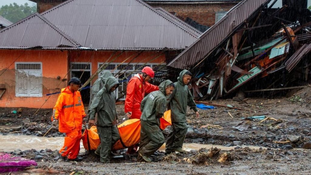 Bencana Banjir dan Longsor di Sumatra Renggut 303 Nyawa