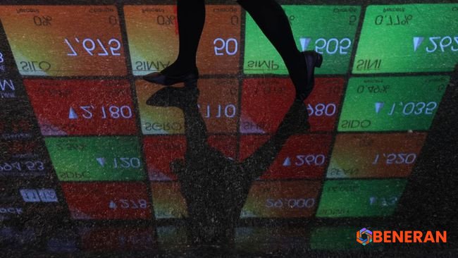 Dinamika Pasar Saham Sesi Awal: IHSG Tertekan, Saham Prajogo dan BUMI Tetap Diburu