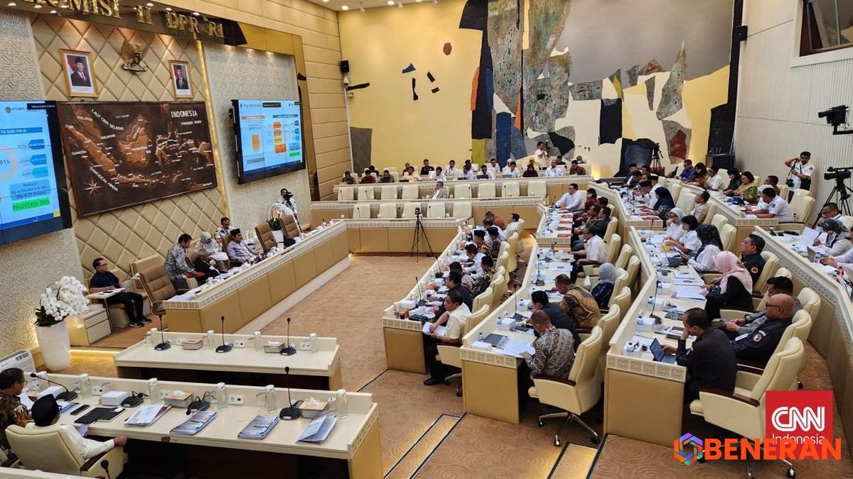 DPR Desak ANRI dan KPU Jelaskan Pengarsipan Ijazah Presiden