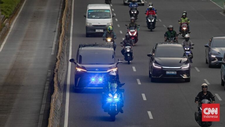 DPR Desak Korlantas Pertahankan Larangan Sirene dan Strobo