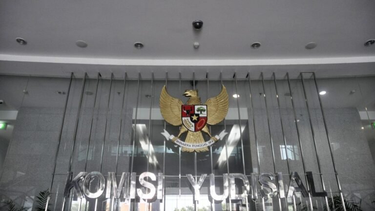DPR Sahkan Tujuh Calon Anggota Komisi Yudisial untuk Periode 2025-2030