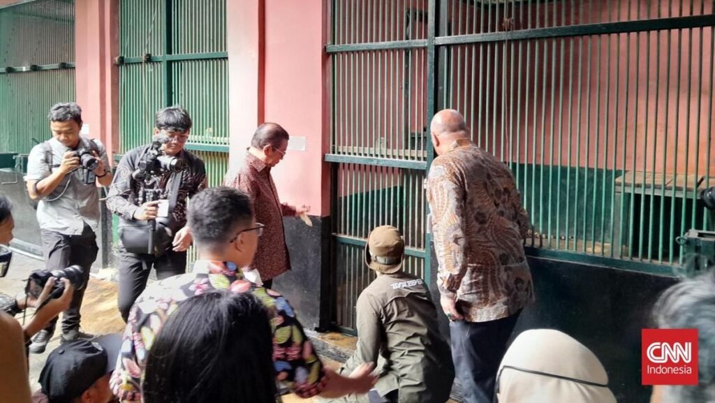 Gubernur Pramono Anung Tegaskan Harimau Ragunan Sri Deli Sehat, Bukan Miliknya