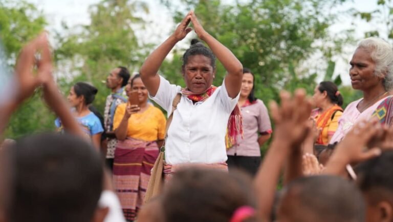 Guru Honorer NTT Raih Status PPPK Setelah 36 Tahun Mengabdi