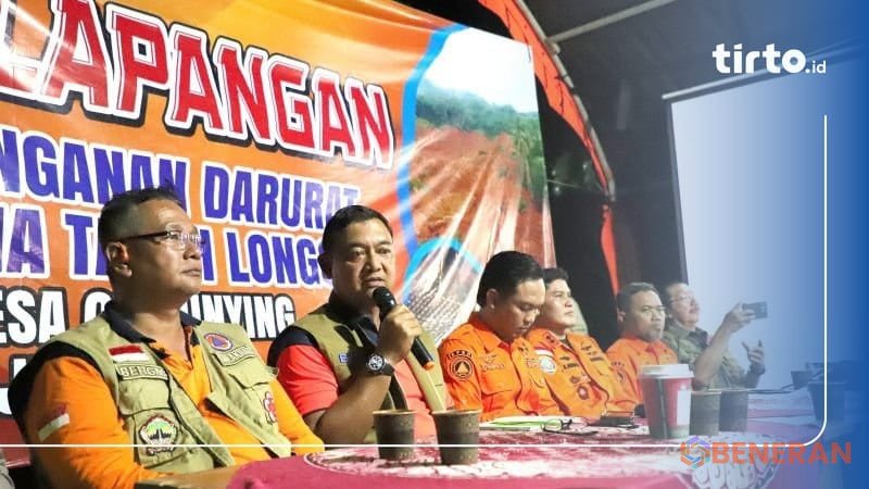 Ratusan personel gabungan dikerahkan pemerintah, sigap tangani dampak longsor di Cilacap.