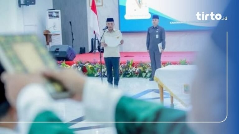 Bupati Karawang: Mutasi pejabat murni demi penguatan birokrasi daerah.