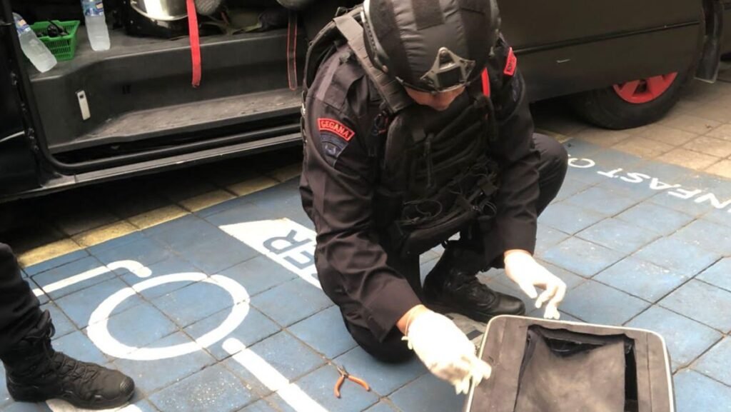 Koper Misterius Gegerkan Warga Denpasar, Tim Gegana Bertindak Cepat