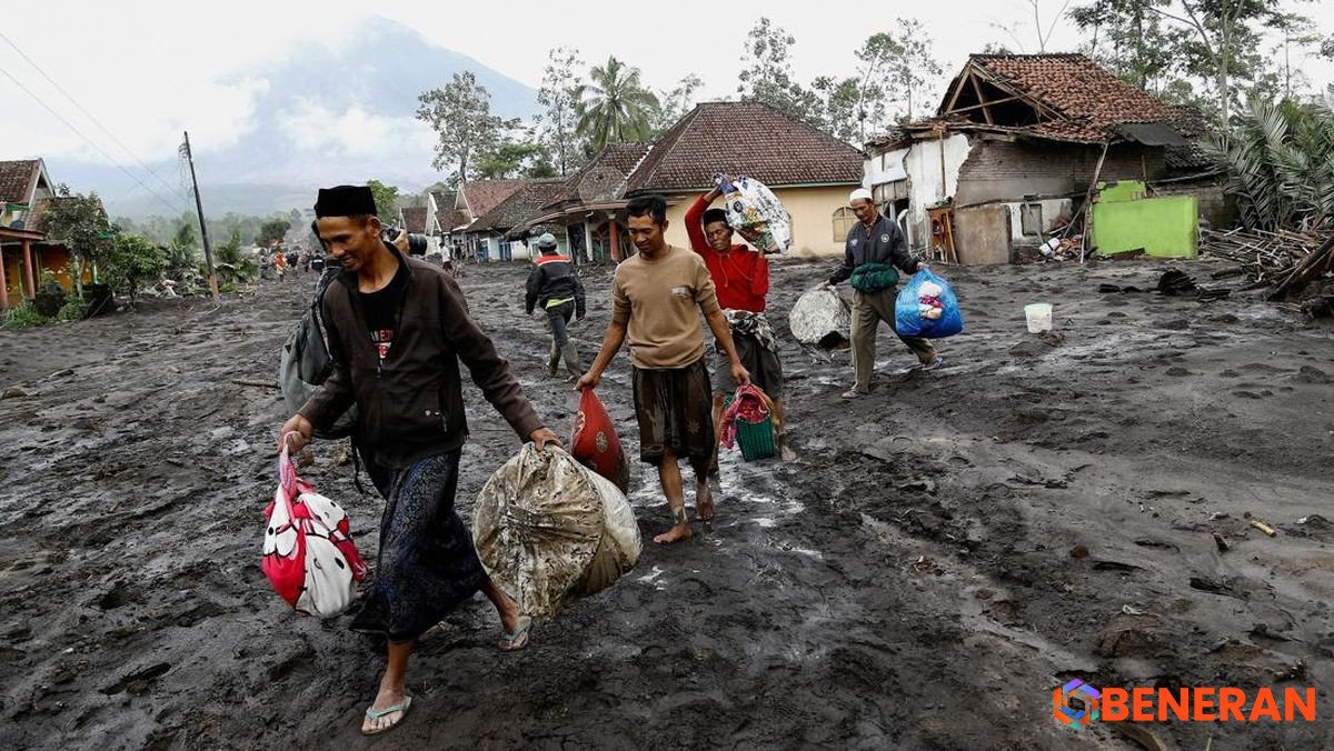 Laporan BNPB: Erupsi Semeru di Lumajang Sebabkan Korban Luka dan Kerusakan Lahan