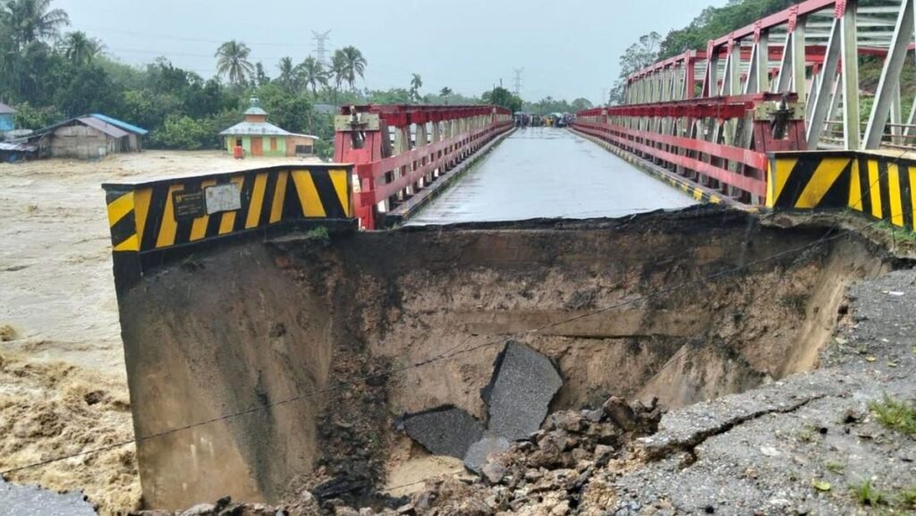 Longsor Besar Lumpuhkan Jalinsum Tarutung-Sibolga, Dua Korban Jiwa Dikonfirmasi