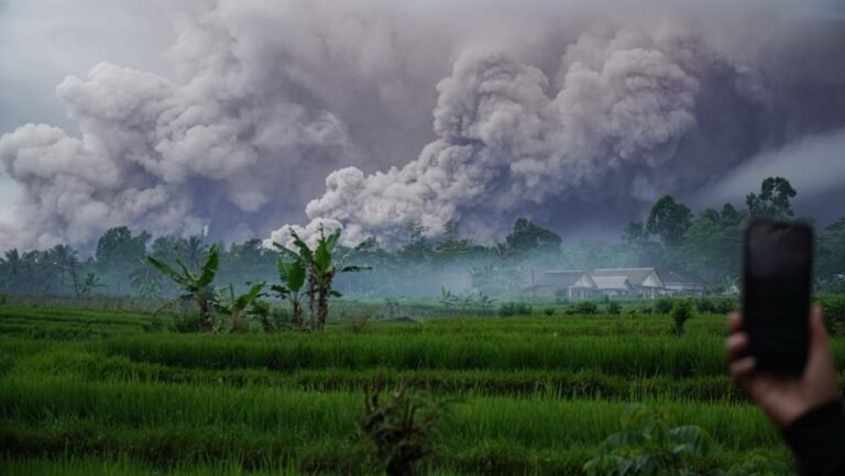 Lumajang Siaga: Tanggap Darurat Ditetapkan Pasca Erupsi Semeru