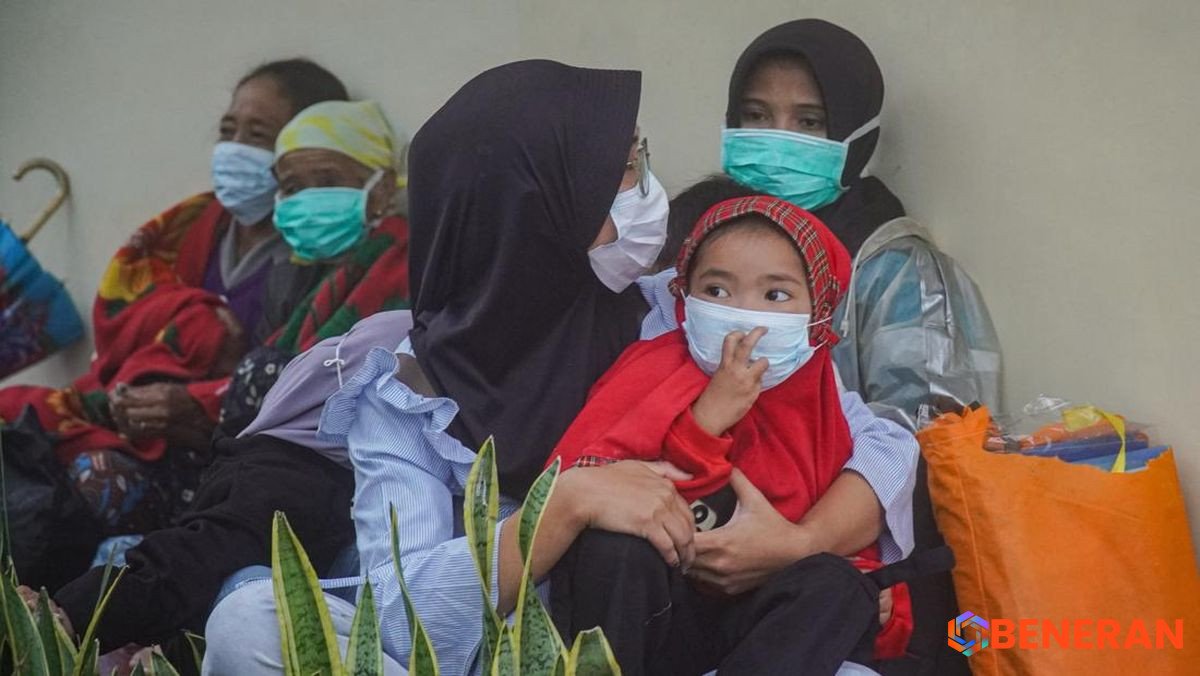 Pengungsi Erupsi Semeru Melonjak: 1.156 Jiwa Terdampak di Lumajang