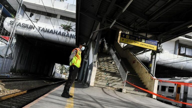 Polemik Tumbler Hilang: KAI Commuter Tegaskan Petugas KRL Tidak Dipecat