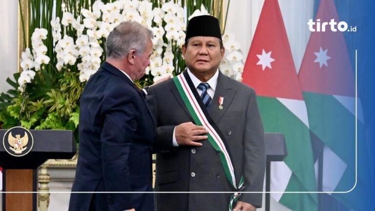 Prabowo Subianto, Presiden terpilih, menerima penghargaan tertinggi Kerajaan Yordania dari Raja Abdullah II.