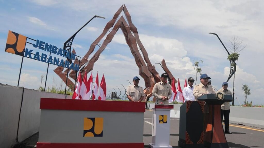 Presiden Prabowo Resmikan Jembatan Kabanaran, Warga Sambut Haru dan Antusias