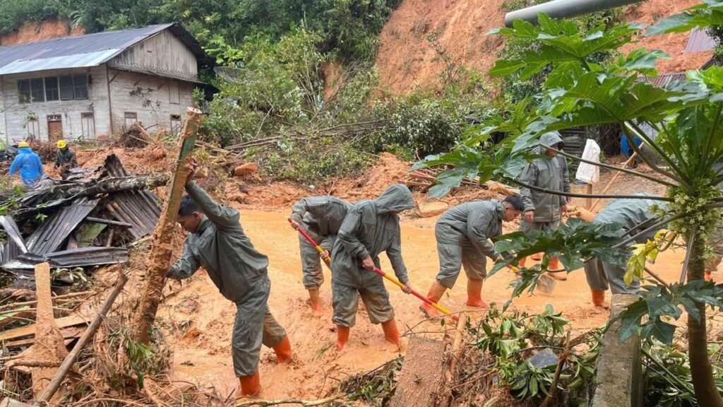 Sibolga Terisolasi Darat: Banjir dan Longsor Lumpuhkan Akses Utama