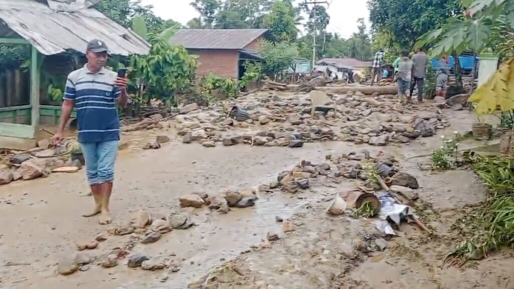 Tapanuli Tengah Berduka: Banjir dan Longsor Renggut 34 Nyawa, Puluhan Masih Hilang