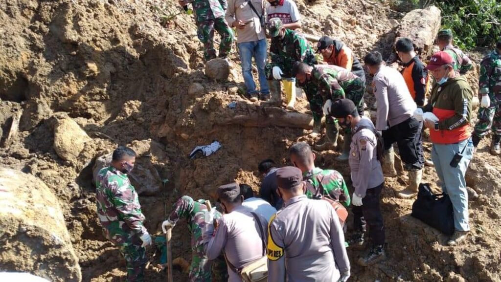 Tragedi Longsor Tapanuli Tengah Renggut Nyawa Satu Keluarga