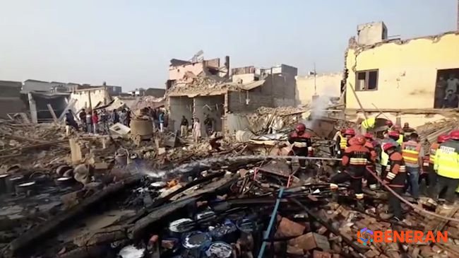 Tragedi Pabrik Lem di Permukiman Pakistan: 18 Tewas, Puluhan Terluka