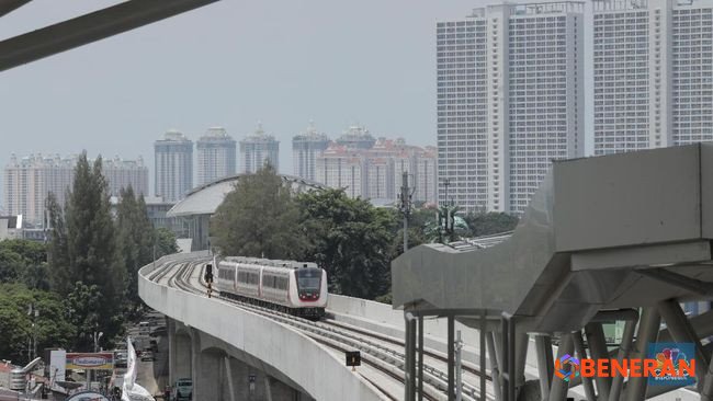 Update: Kereta LRT Jakarta Masih Andalkan Masinis, Ini Alasannya