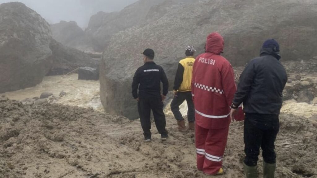 Wali Kota Sibolga Ditemukan Selamat Usai Terjang Banjir Empat Hari