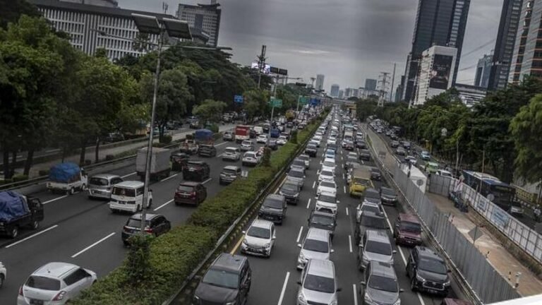 Antisipasi Perjalanan Akhir Tahun: Menhub Umumkan Puncak Arus Mudik dan Balik