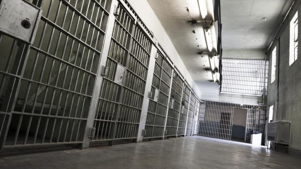 Dua Aktivis Lingkungan Ditahan Atas Dugaan Pelanggaran UU ITE