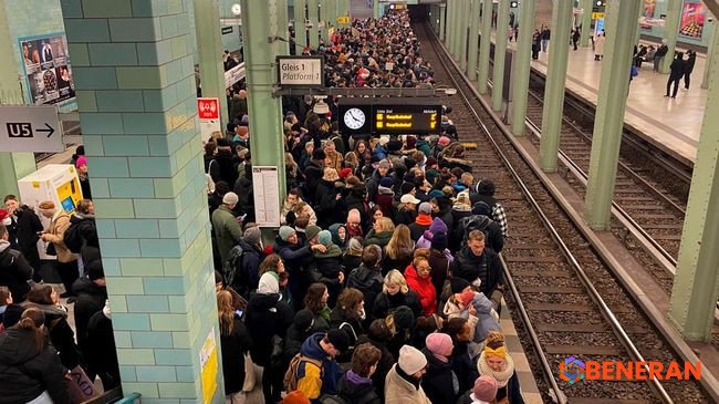 Kekacauan Warnai Pertemuan Partai Anti-Imigran Jerman, Kendaraan Polisi Rusak