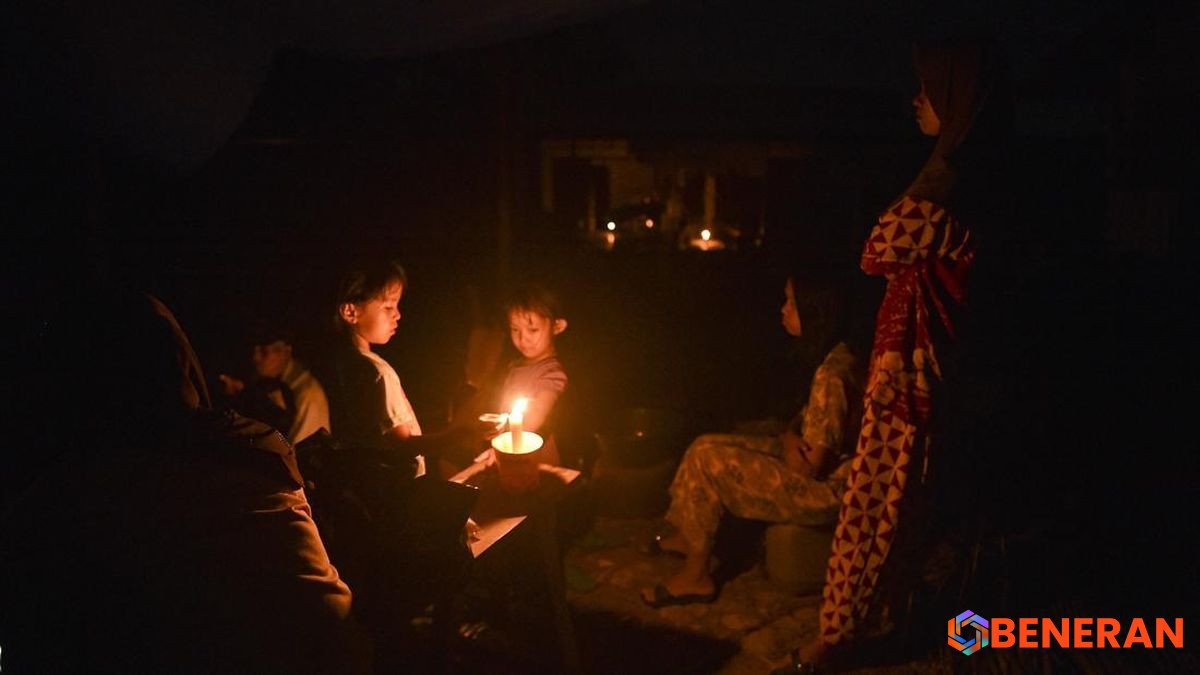 Palembayan Agam Terisolasi Longsor, Bantuan Belum Tiba