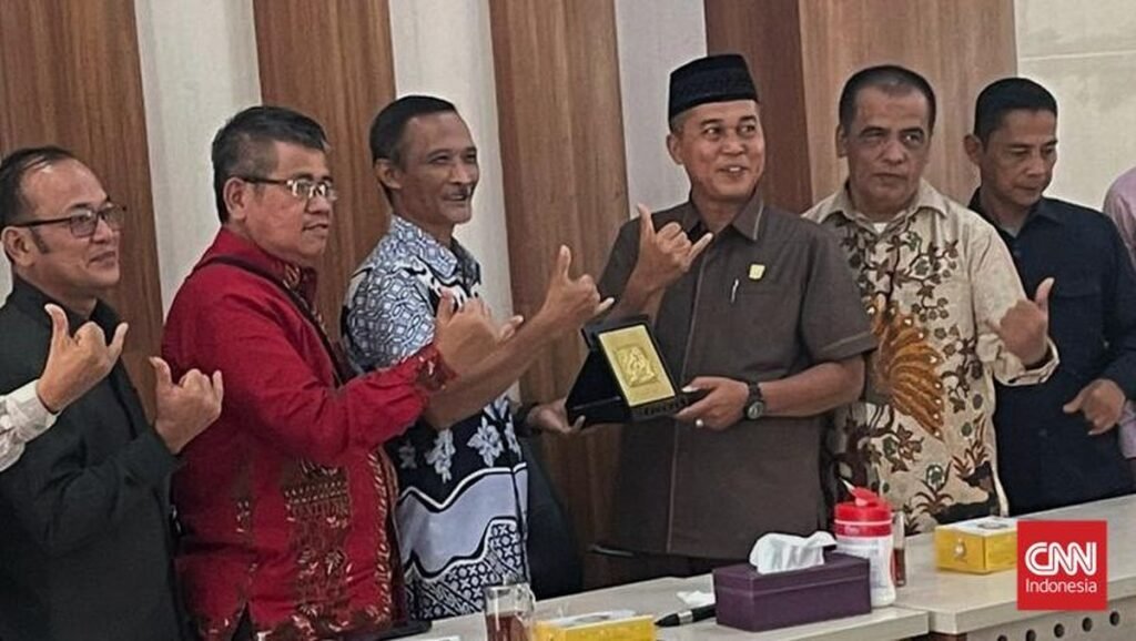 Perjalanan Dinas Legislatif di Tengah Bencana: DPRD Sumbar Batal, Padang Pariaman Berangkat