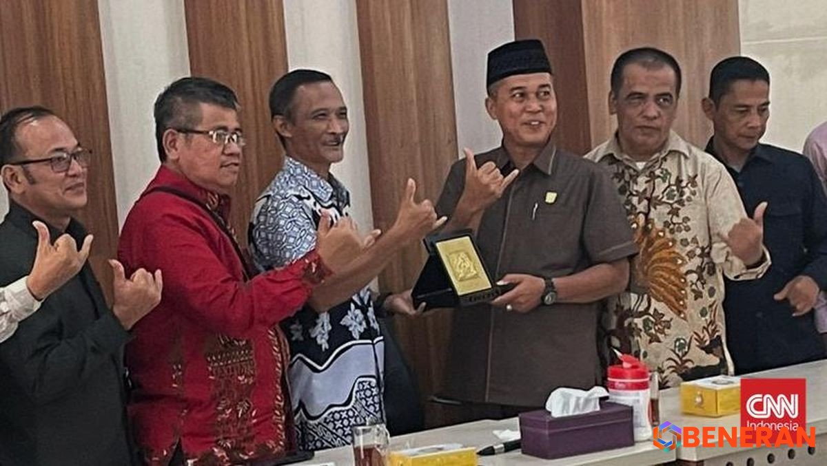 Perjalanan Dinas Legislatif di Tengah Bencana: DPRD Sumbar Batal, Padang Pariaman Berangkat
