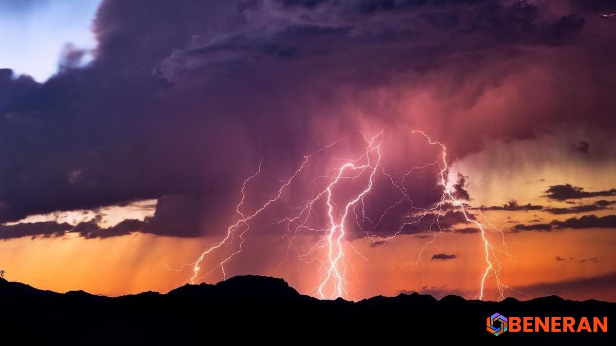 Petir Maut Sambar Gubuk Petani di Banten, Empat Orang Meninggal Dunia