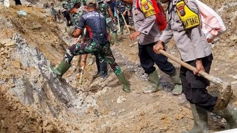 Polri Gerak Cepat: Bangun Jembatan Darurat dan Sumur Bor di Wilayah Bencana Sumatra