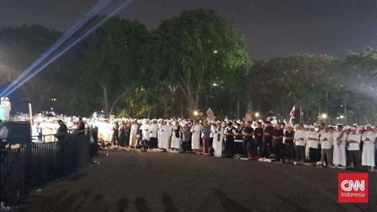 Reuni 212 Gelar Salat Gaib, Doakan Korban Bencana di Sumatra