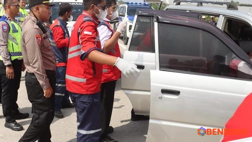 Update: 4 Orang Ditemukan Tewas dalam Mobil di Tol Tegal