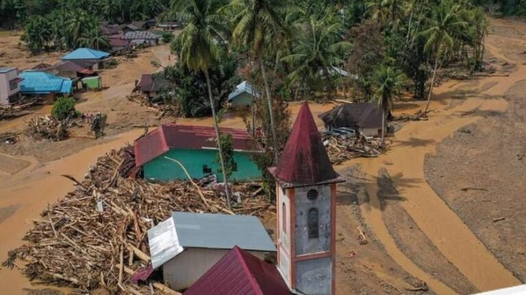 Update: BNPB: 8 Kecamatan di Sumut Masih Terisolasi, Jalan Belum Tembus ke Taput