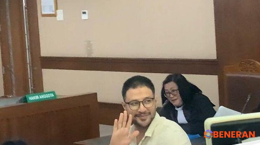 Ammar Zoni Curi Perhatian dengan Penampilan Religius di Sidang Narkotika Lanjutan