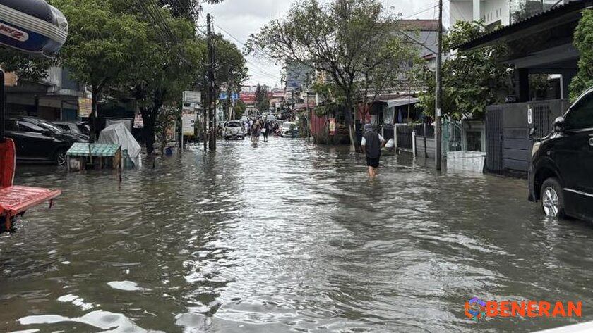 Bekasi Dilanda Banjir: BPBD Bergerak Cepat Bantu Warga Harapan Baru 2