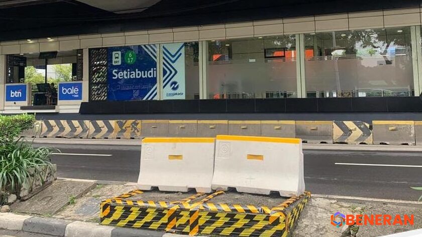 Jakarta Bergerak: Pembongkaran Tiang Monorel Mangkrak di Rasuna Said Dikebut