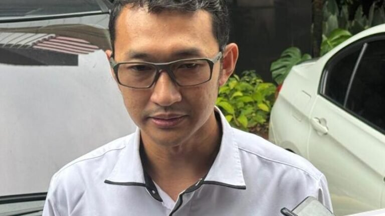 KPK Tahan Jhon Field, Pemilik PT Blueray, dalam Kasus Suap Impor Barang