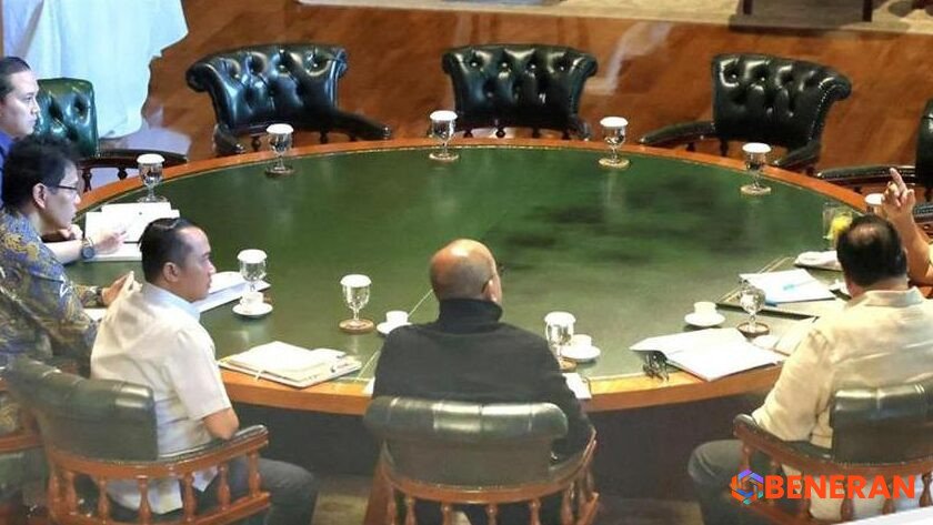 Prabowo Pimpin Rapat Strategis di Hambalang, Fokus Perundingan Tarif Dagang RI-AS