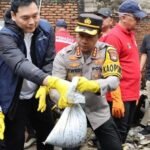 Sinergi Tiga Pilar Bersihkan Kali Mookervart di Jakarta Barat